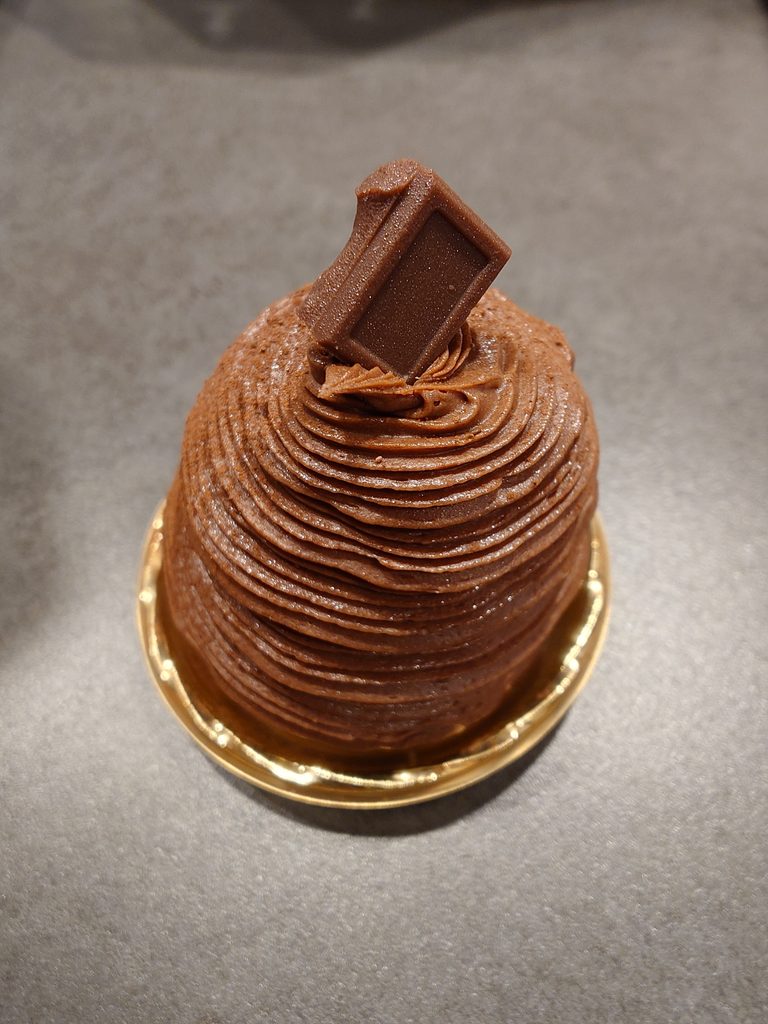 長沼町の暁で購入したチョコモンブラン